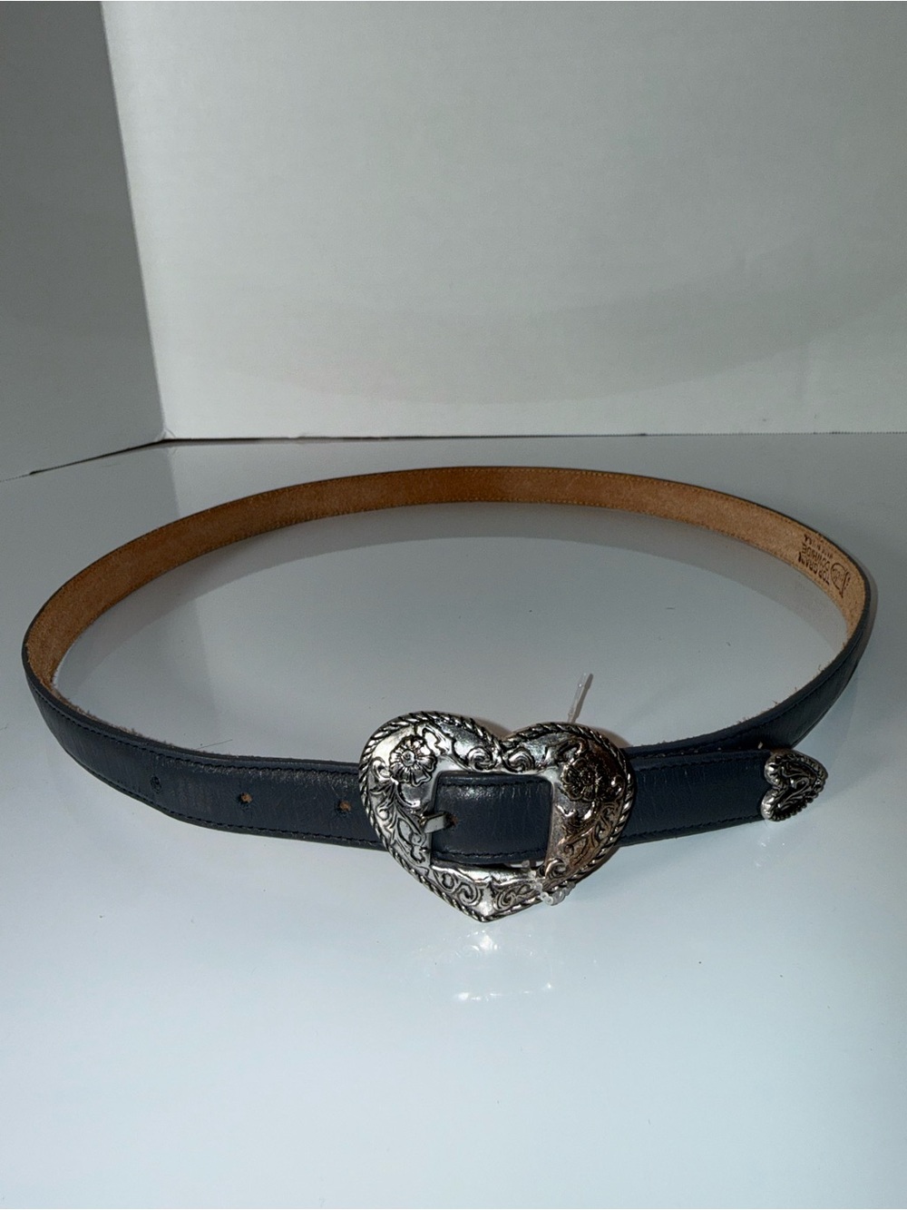VINTAGE JUSTIN Y2K 90s Heart buckle Top Grain Cowhide Leather Belt Women’s 32